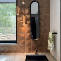 Luxury bathroom Ebb and Flow Getaways Mountain House in Georgia